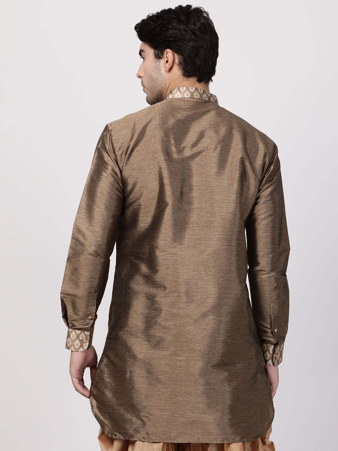 VM By VASTRAMAY Men's Gold Silk Blend Kurta