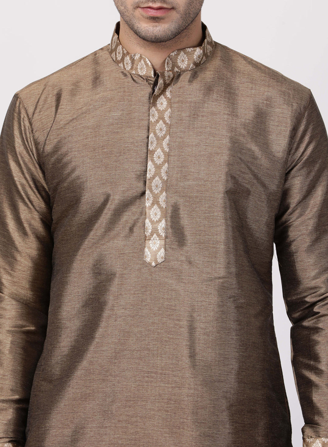 VM By VASTRAMAY Men's Gold Silk Blend Kurta