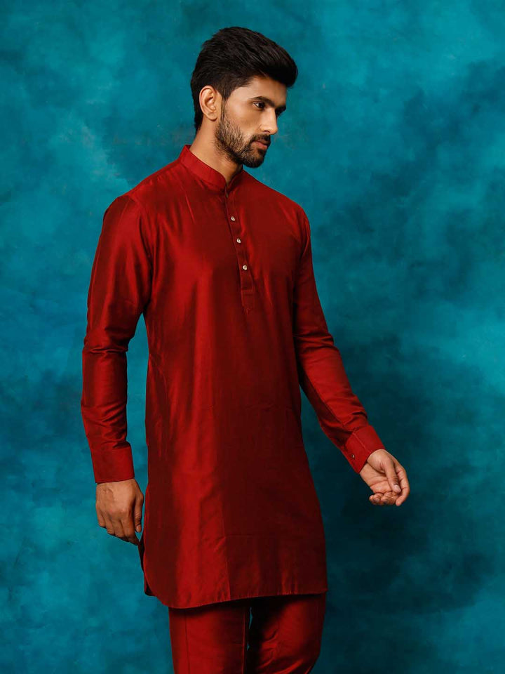 VASTRAMAY Men's Maroon Cotton Blend Curved Kurta