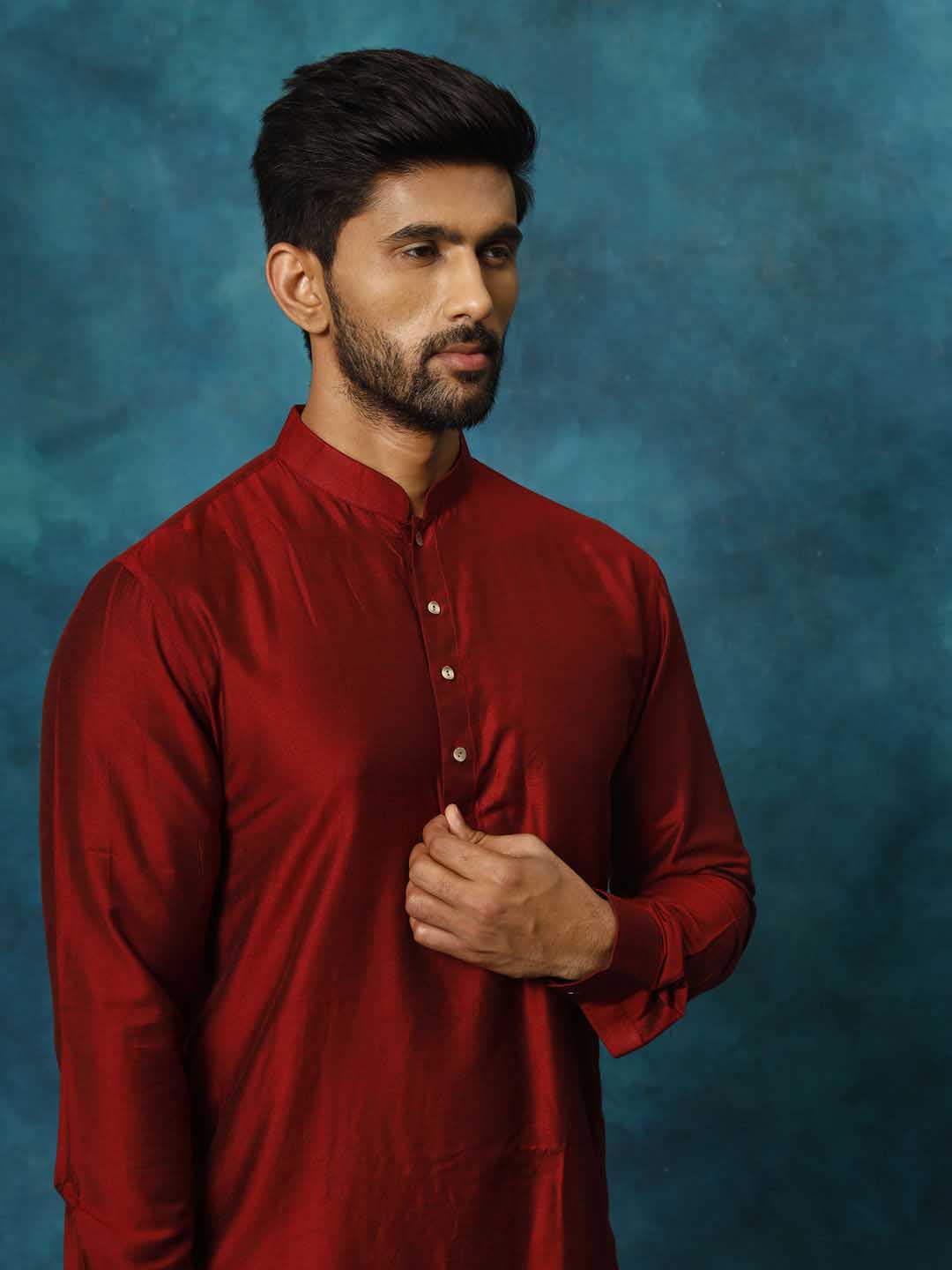 VASTRAMAY Men's Maroon Cotton Blend Curved Kurta