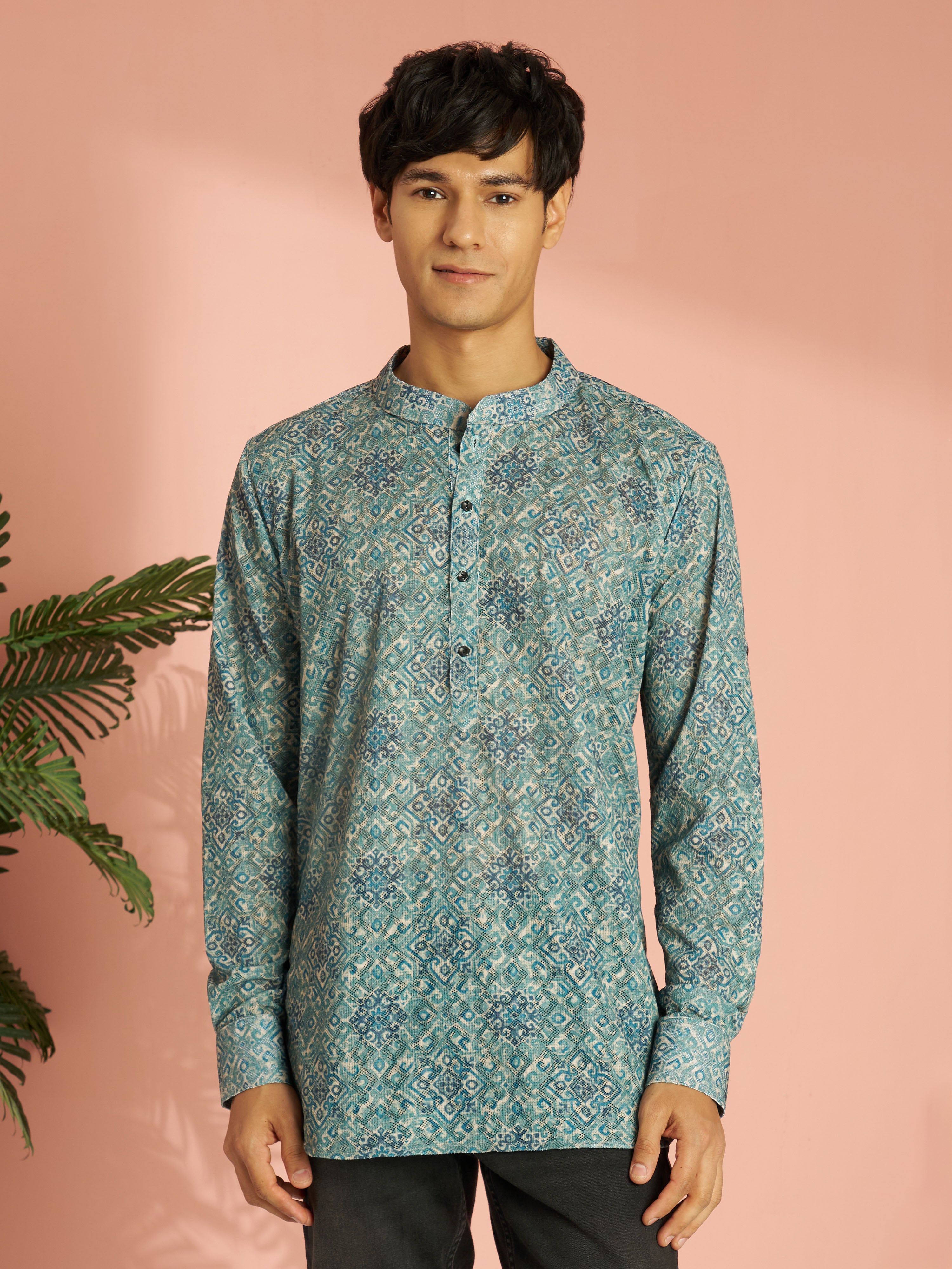 Men's Green Cotton Blend Ethnic Motif Printed Short Kurta with Cuffed Sleeves