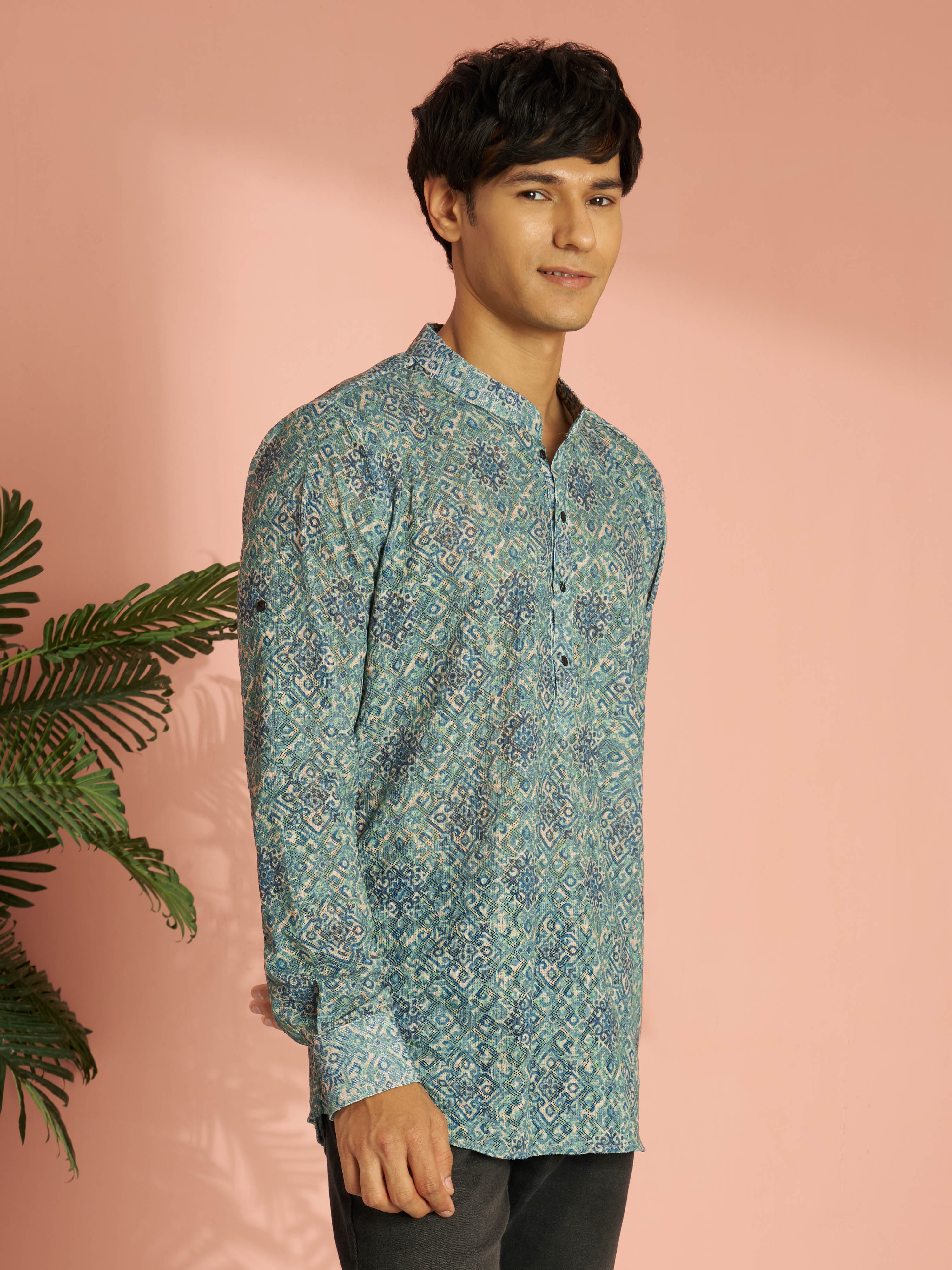Men's Green Cotton Blend Ethnic Motif Printed Short Kurta with Cuffed Sleeves