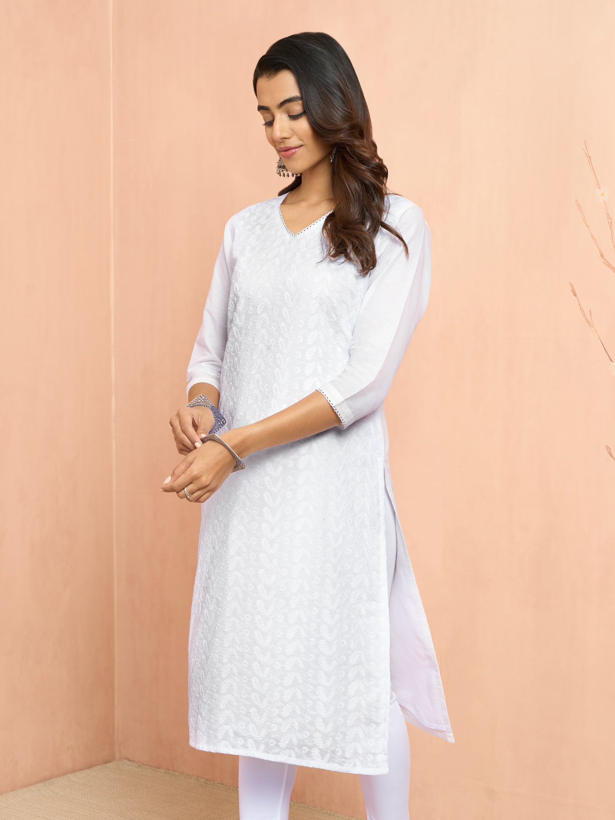 Women White Cotton Chikankari Kurta