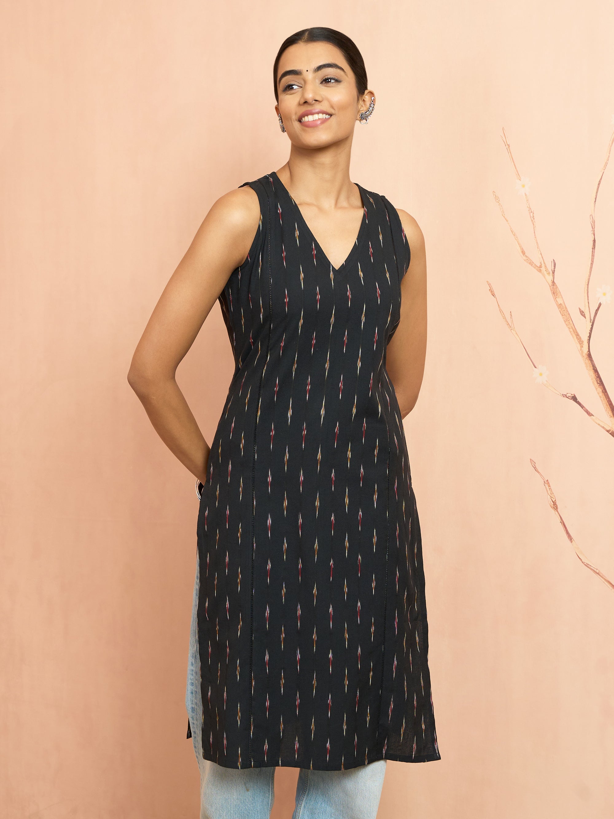 Women's Black Cotton Ikkat Sleeveless Kurta