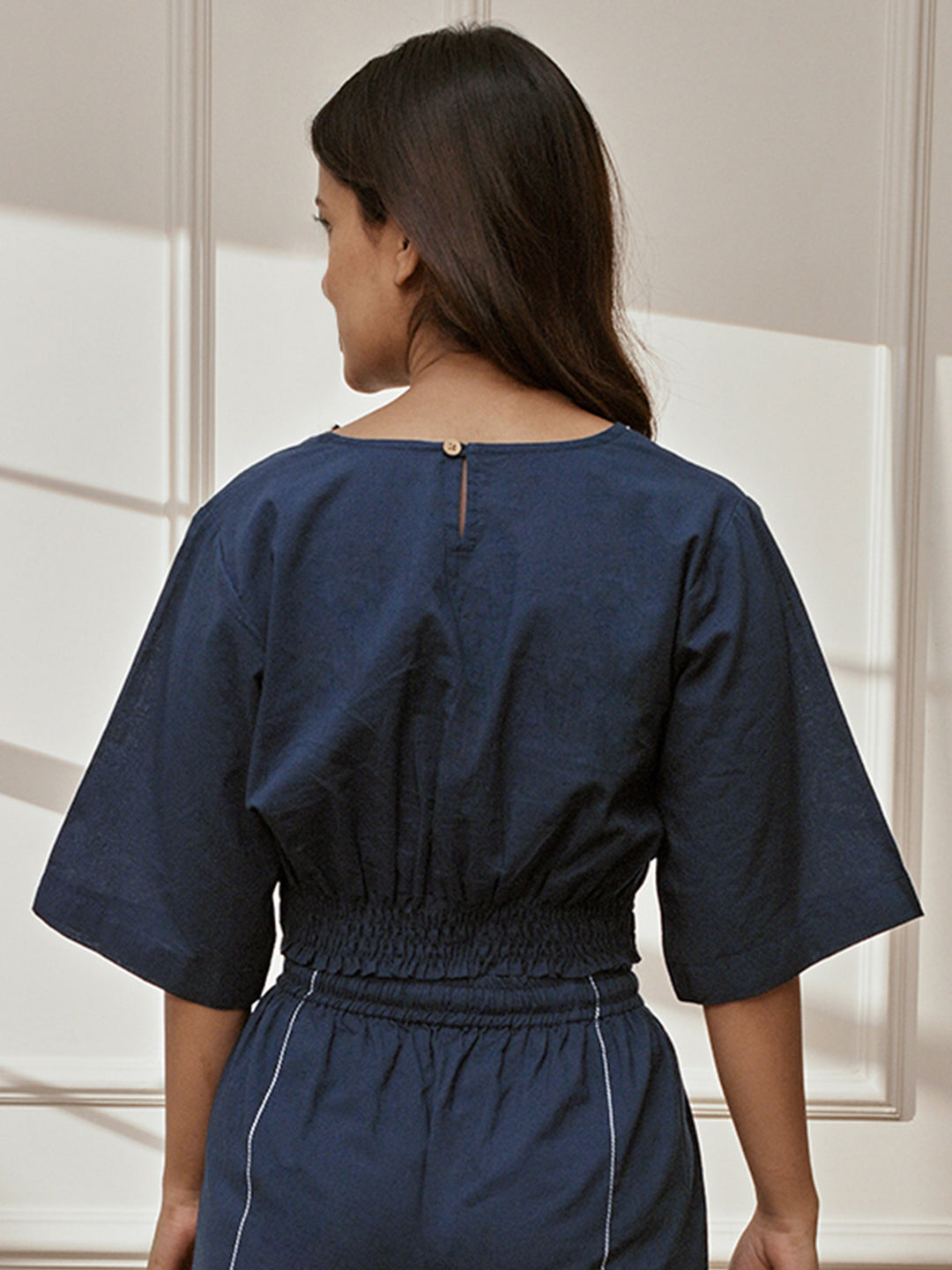 Women's Navy Blue Cambric Cotton V-Neck Crop Yoga Top