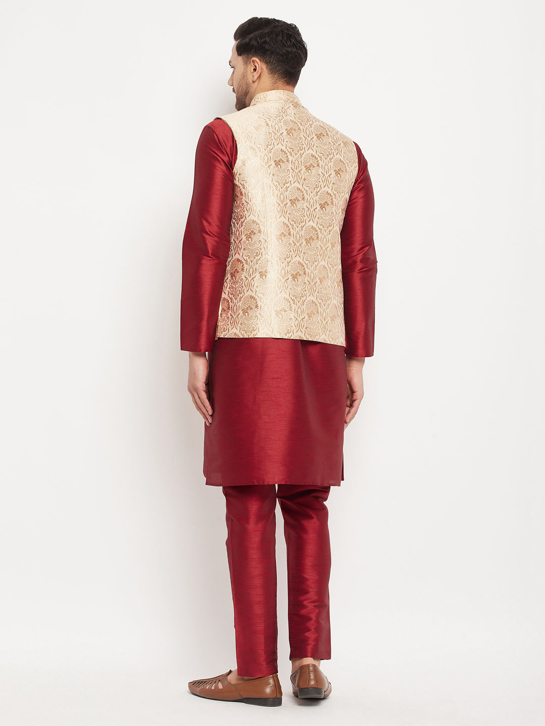 VM BY VASTRAMAY Men's Rose Gold Jacquard Jacket With Kurta And Pant Set, perfect for formal occasions and weddings, featuring intricate embroidery and luxurious fabric