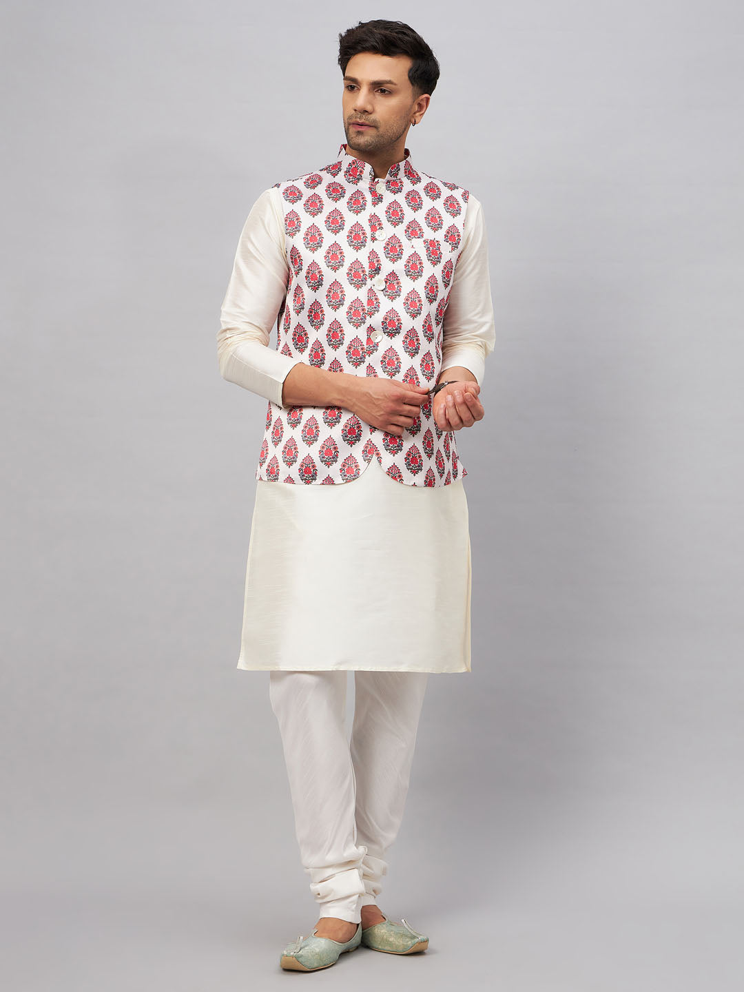 VM BY VASTRAMAY Men's Multicolor Printed Ethnic Jacket With Cream Silk Blend Kurta and Pyjama Set