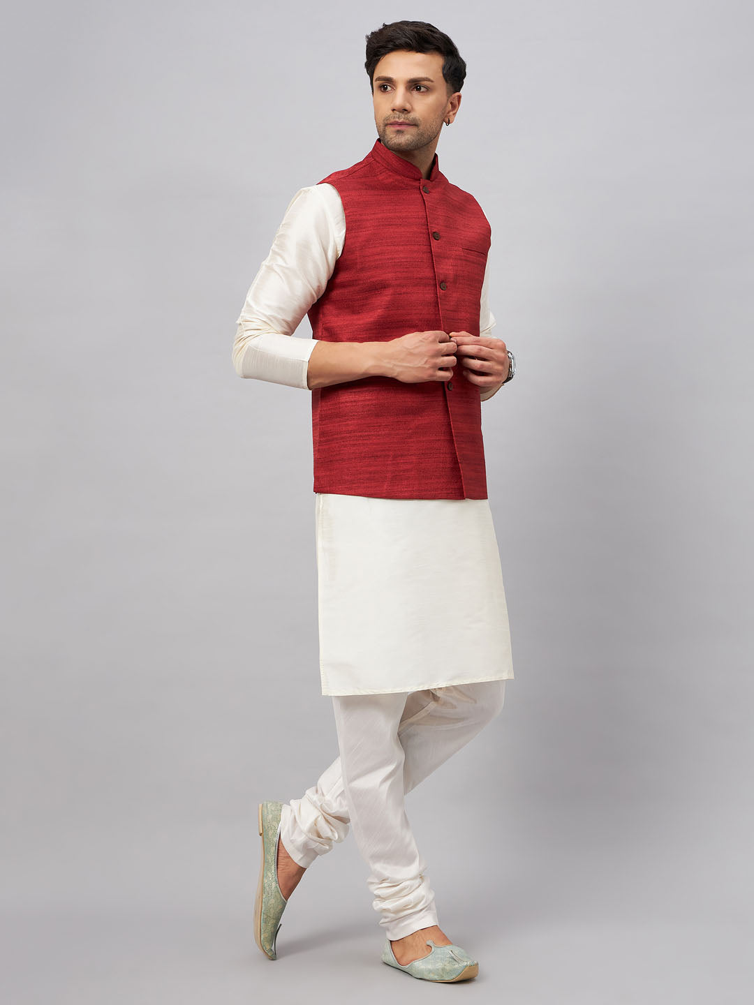 VM BY VASTRAMAY Men's Maroon Matka Silk Nehru Jacket With Cream Silk Blend Kurta Pyjama Set