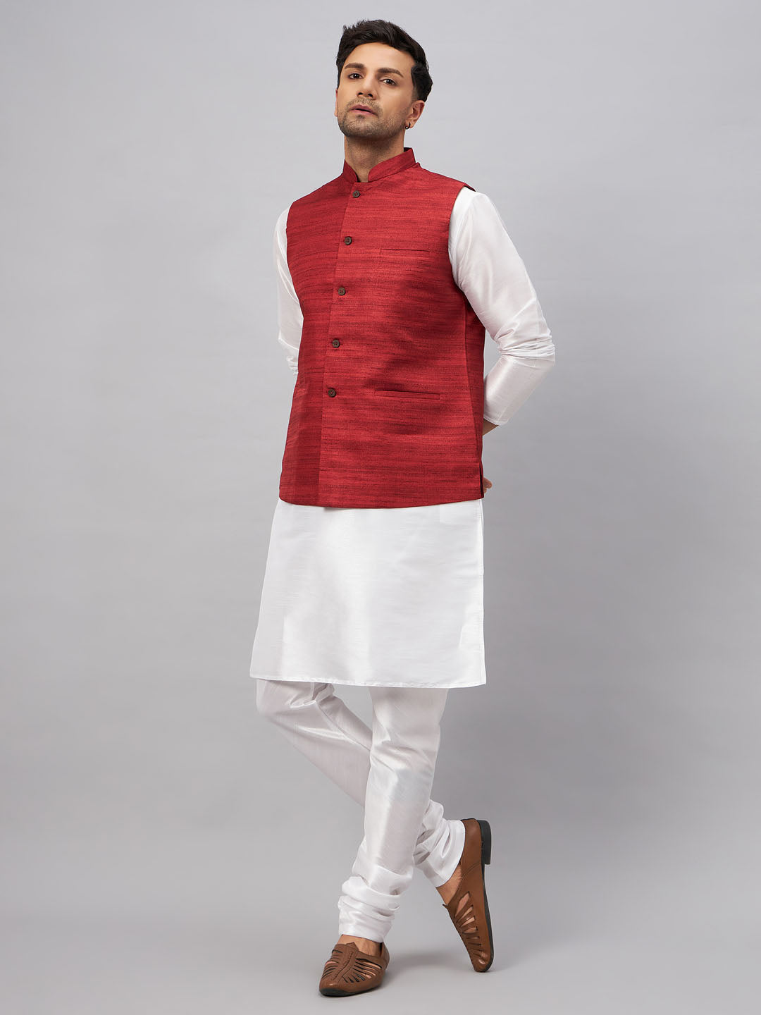 VM BY VASTRAMAY Men's Maroon Matka Silk Nehru Jacket With White Silk Blend Kurta Pyjama Set