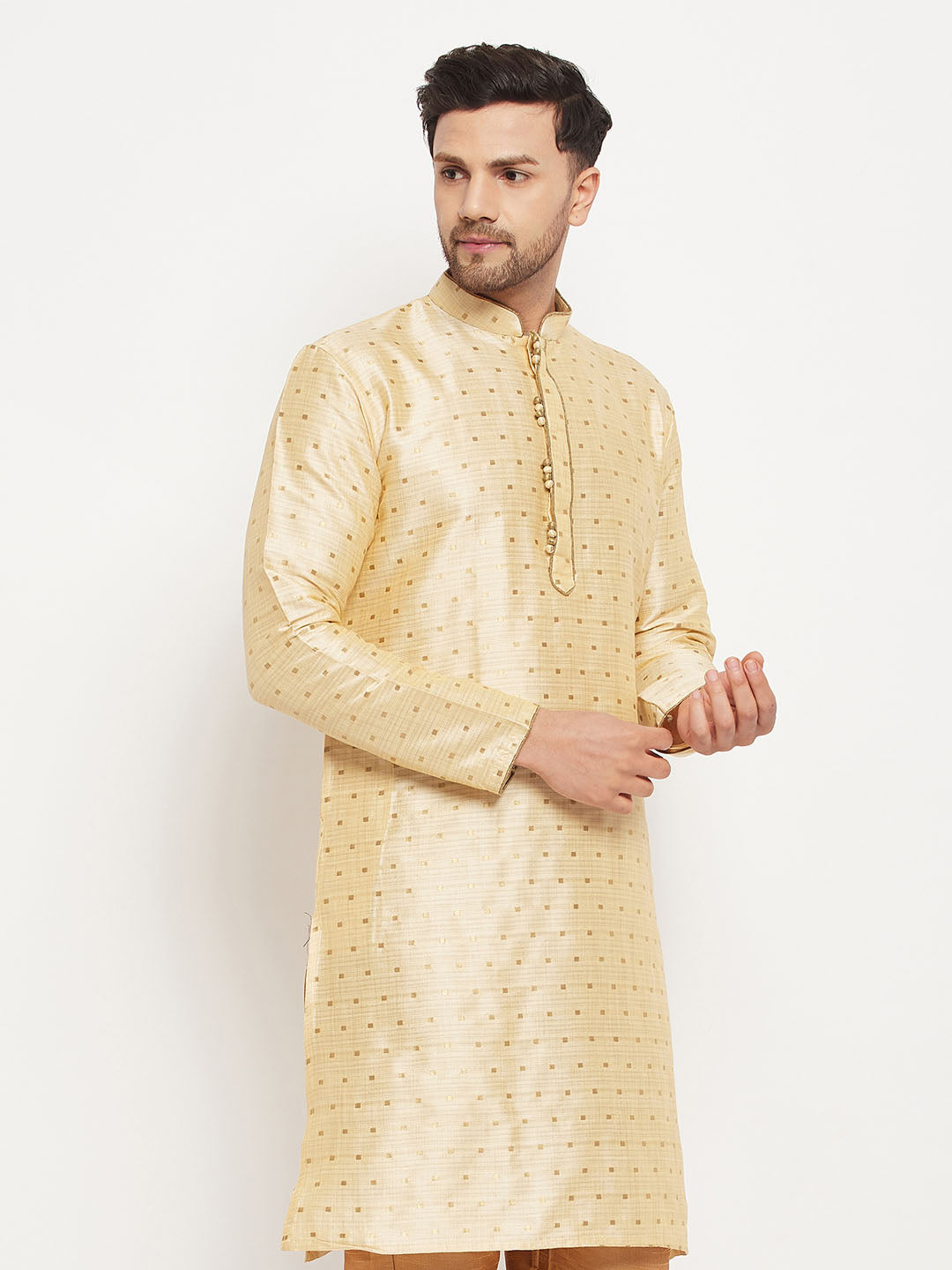 VM By VASTRAMAY Men's Gold Zari Weaved Kurta