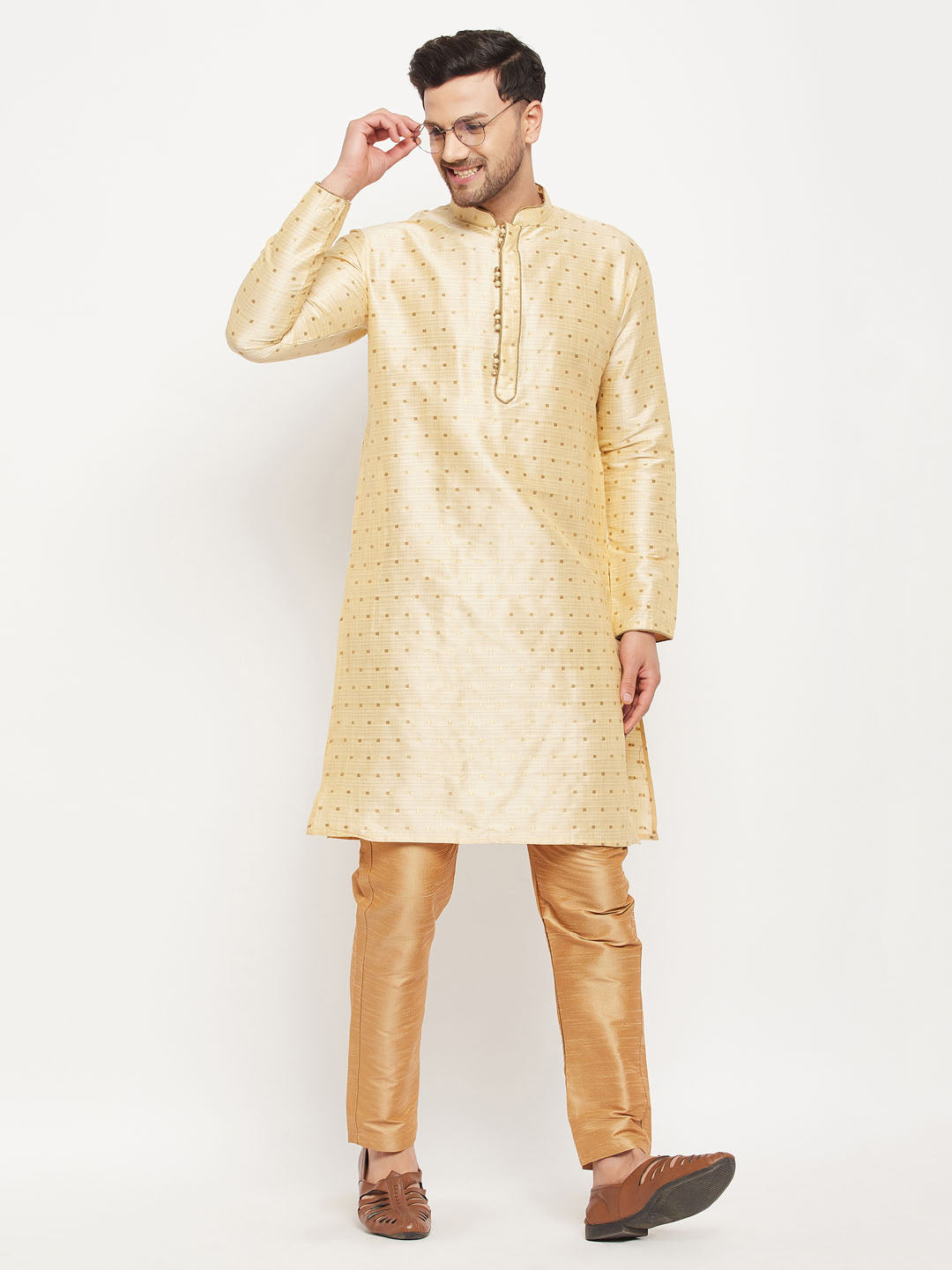 VM By VASTRAMAY Men's Gold Zari Weaved Kurta