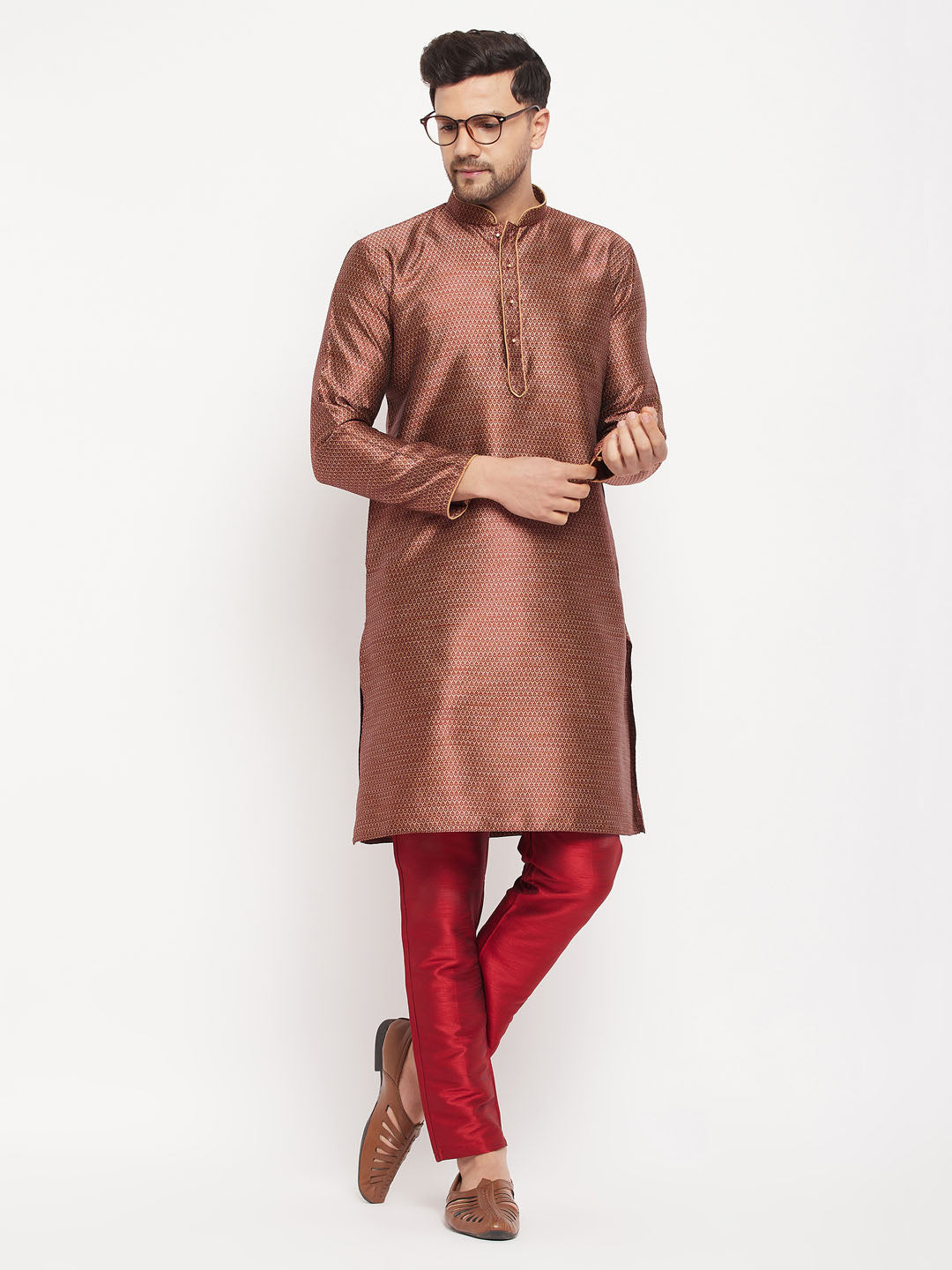 VM BY VASTRAMAY Men's Maroon Silk Blend Kurta and Maroon Pant Style Pyjama Set