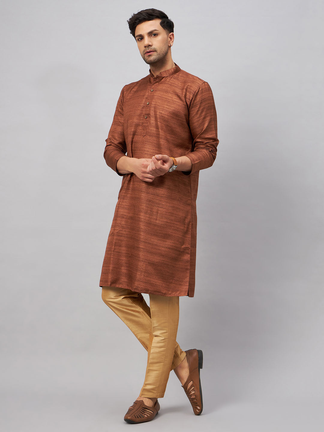 VM BY VASTRAMAY Men's Coffee Kurta And Rose Gold Pant Set - Traditional Indian clothing for men in coffee color with rose gold pants