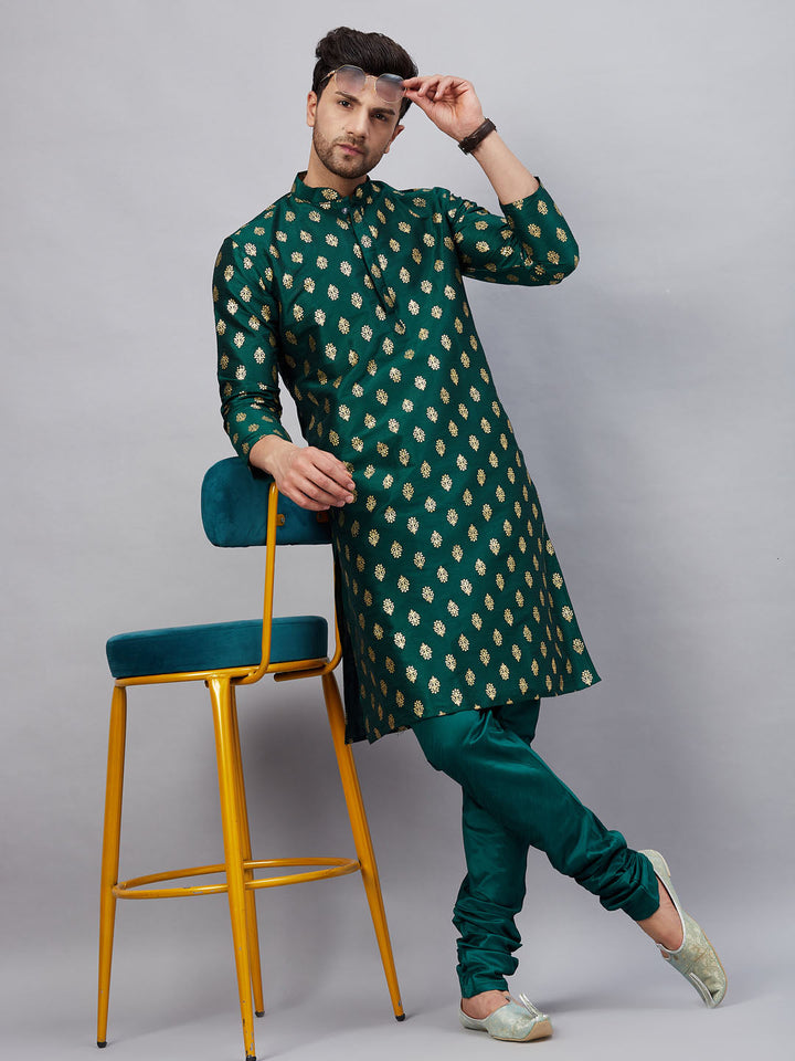 VM By VASTRAMAY Men's Green Foil Print Silk Blend Kurta