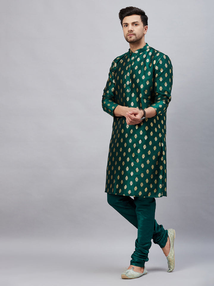 VM By VASTRAMAY Men's Green Foil Print Silk Blend Kurta Pyjama Set