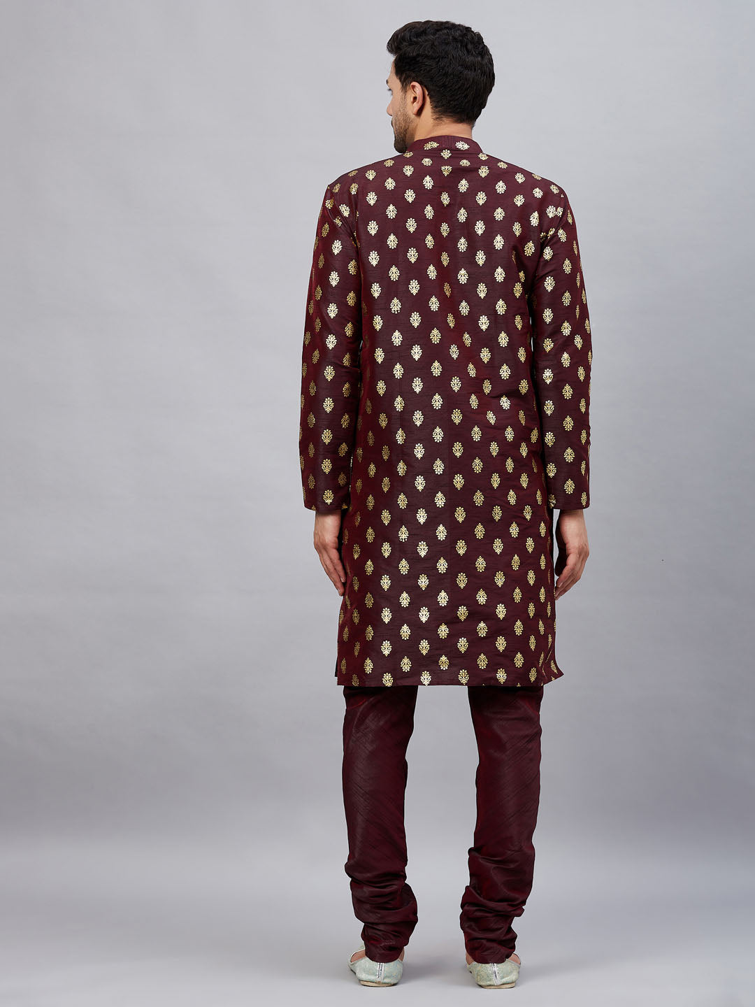  Men's traditional Indian wine colored kurta pyjama set with foil print 