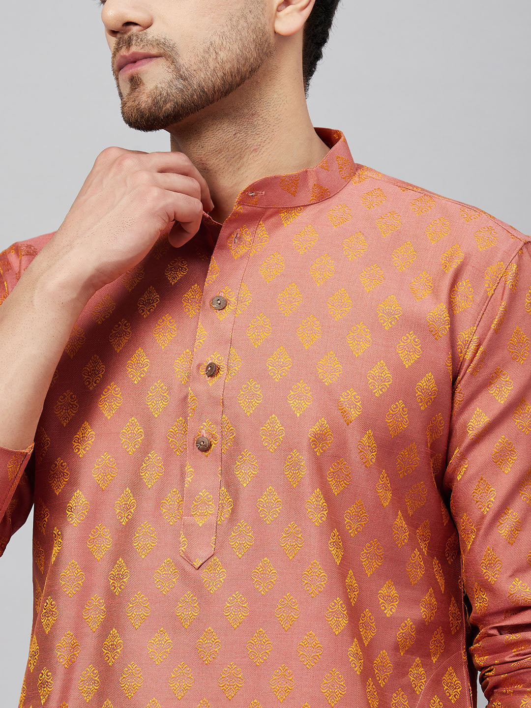 VM By VASTRAMAY Men's Pink and Rose Gold Woven Kurta Pant Set, traditional Indian ethnic wear for men, featuring a stylish pink and rose gold woven kurta paired with matching pants