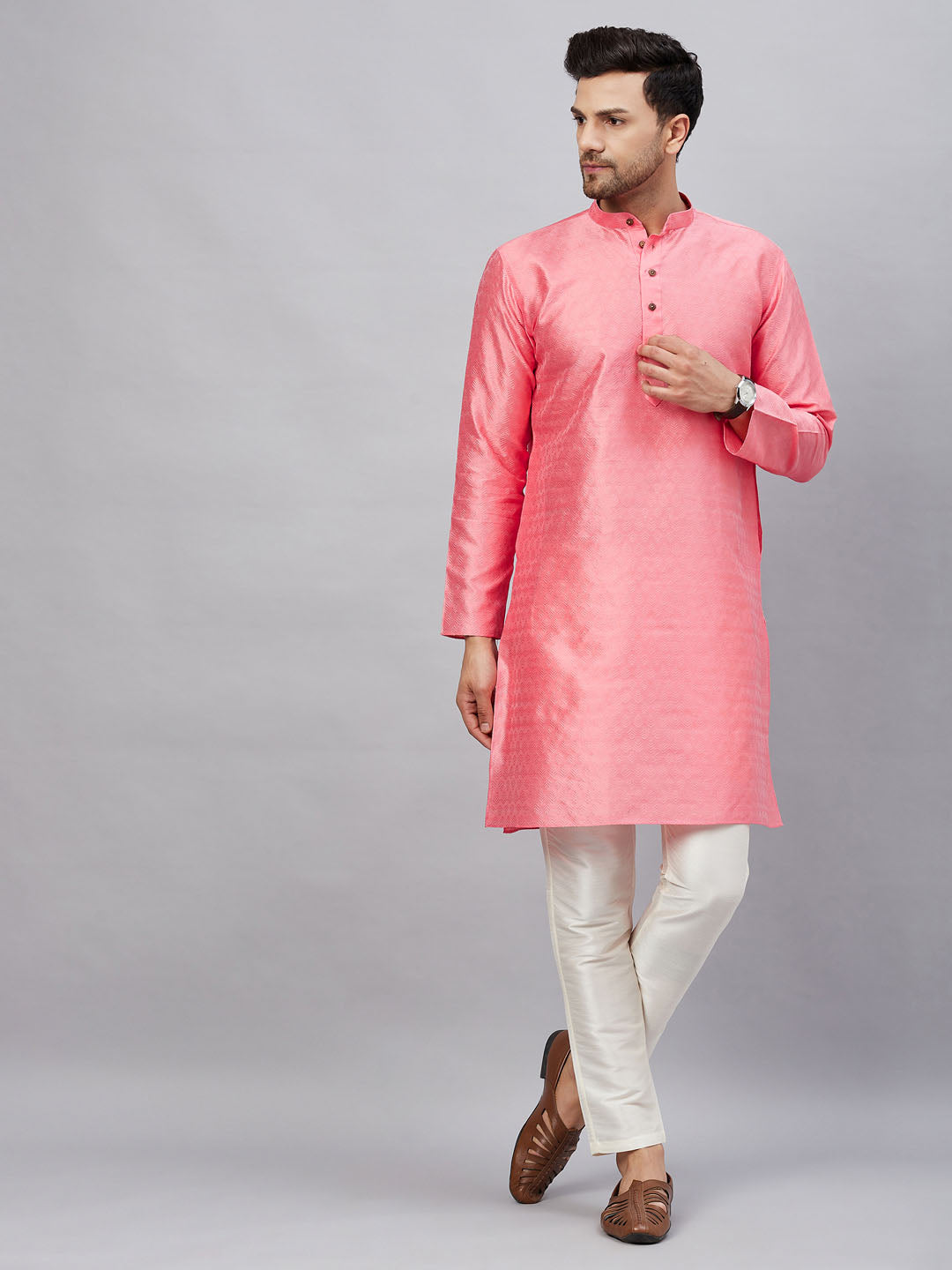 VM BY VASTRAMAY Men's Pink Woven Kurta With pant Set