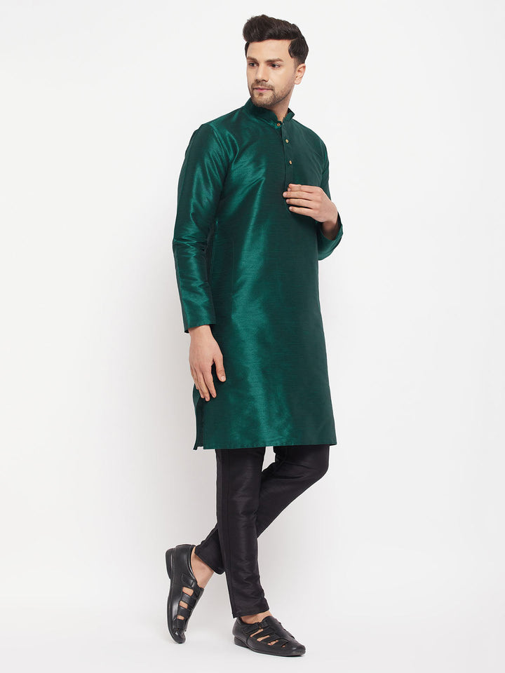 VM BY VASTRAMAY Men's Green Cotton Silk Blend Kurta and Black Pant Style Pyjama Set