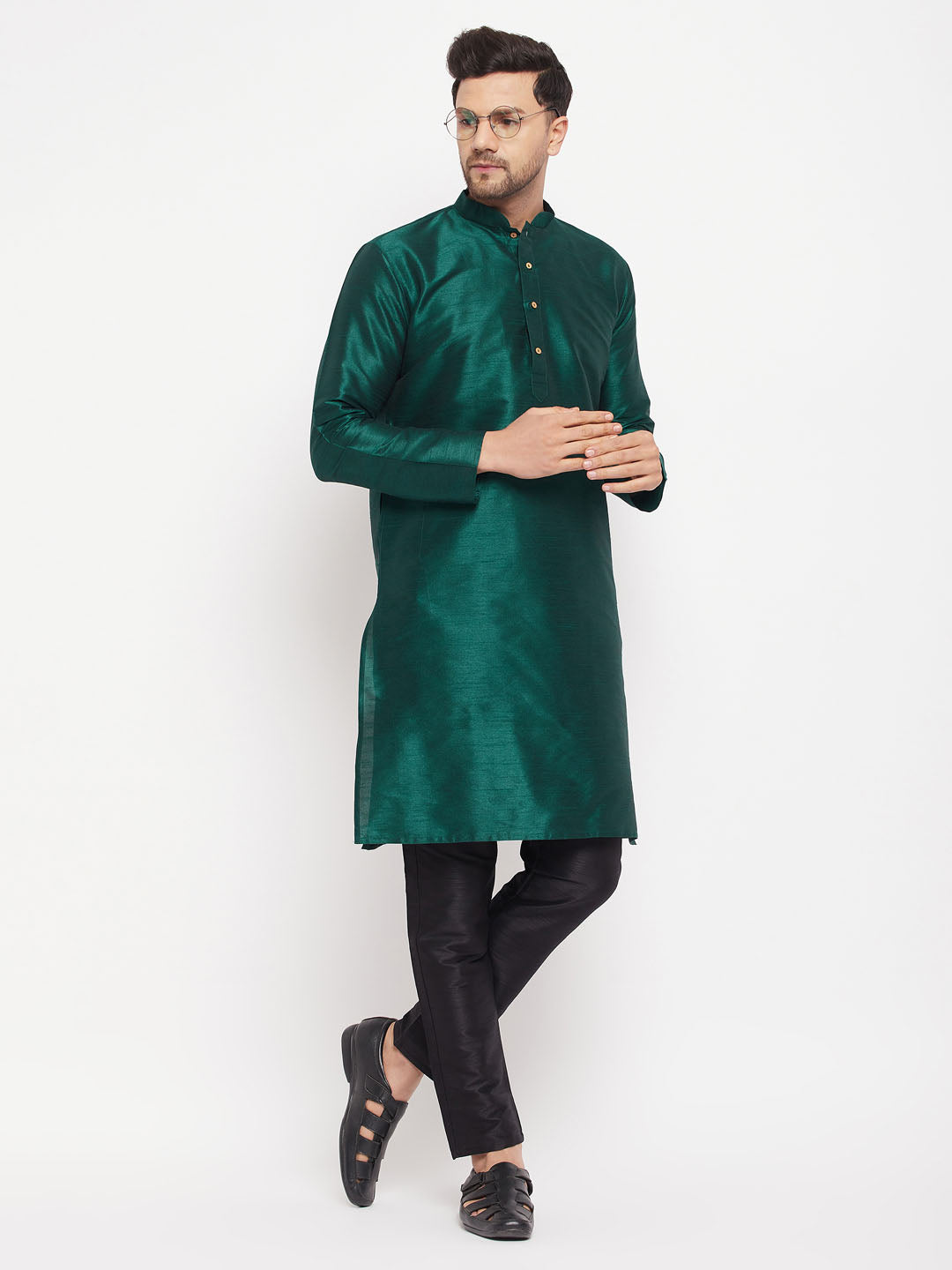 VM BY VASTRAMAY Men's Green Cotton Silk Blend Kurta and Black Pant Style Pyjama Set