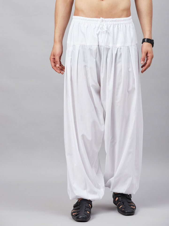 VASTRAMAY Men's White Cotton Silk Blend Pyjama