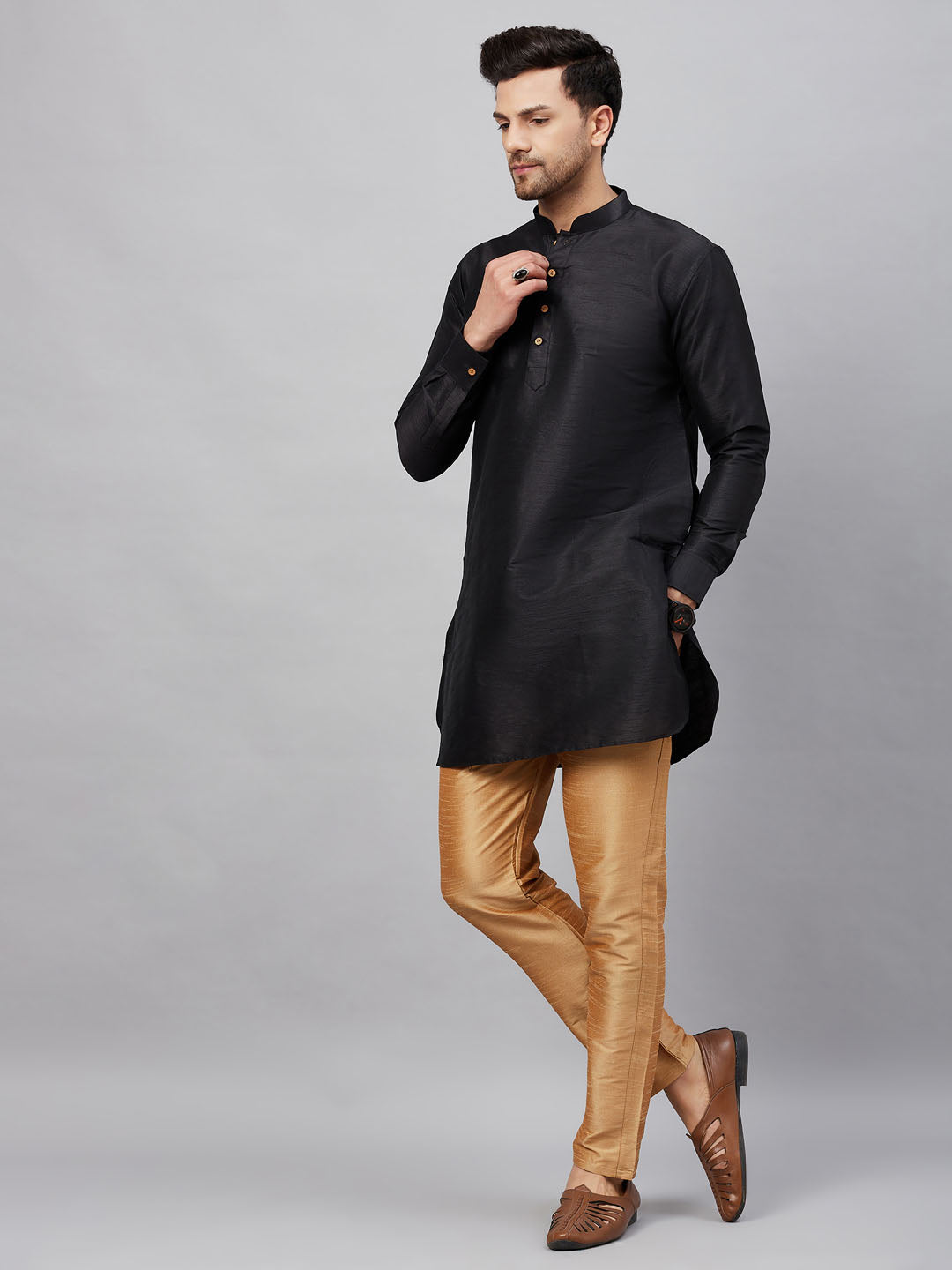 VM By VASTRAMAY Men's Black Silk Blend Curved Kurta Pant Set