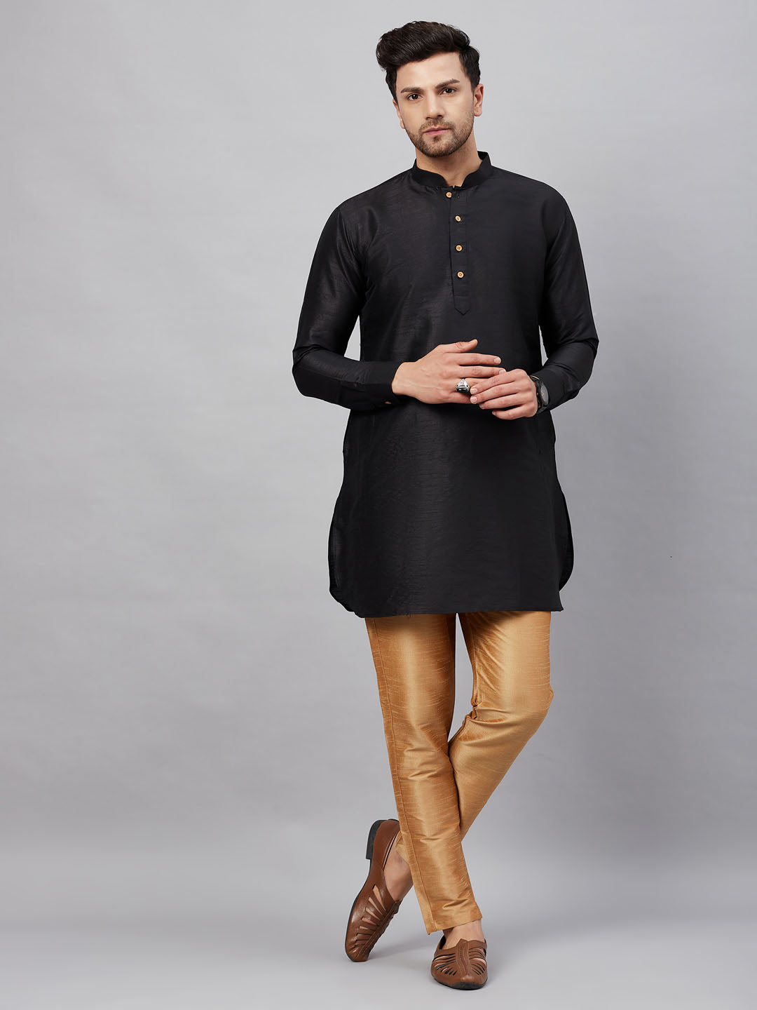 VM By VASTRAMAY Men's Black Silk Blend Curved Kurta Pant Set