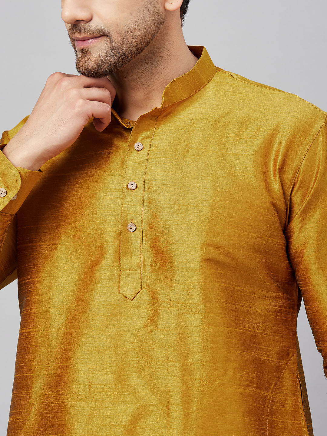 VM By VASTRAMAY Men's Yellow Silk Blend Curved Kurta