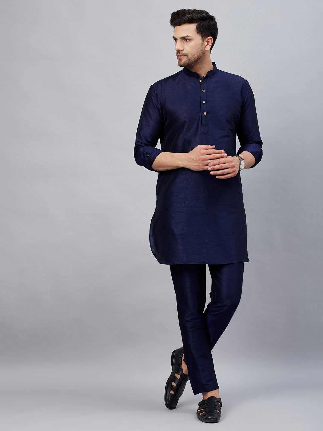 VM By VASTRAMAY men's curved hem kurta pant set in rich navy blue silk blend fabric