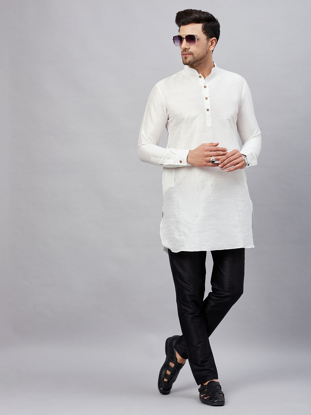 VM By VASTRAMAY Men's White Silk Blend Curved Kurta Pant Set