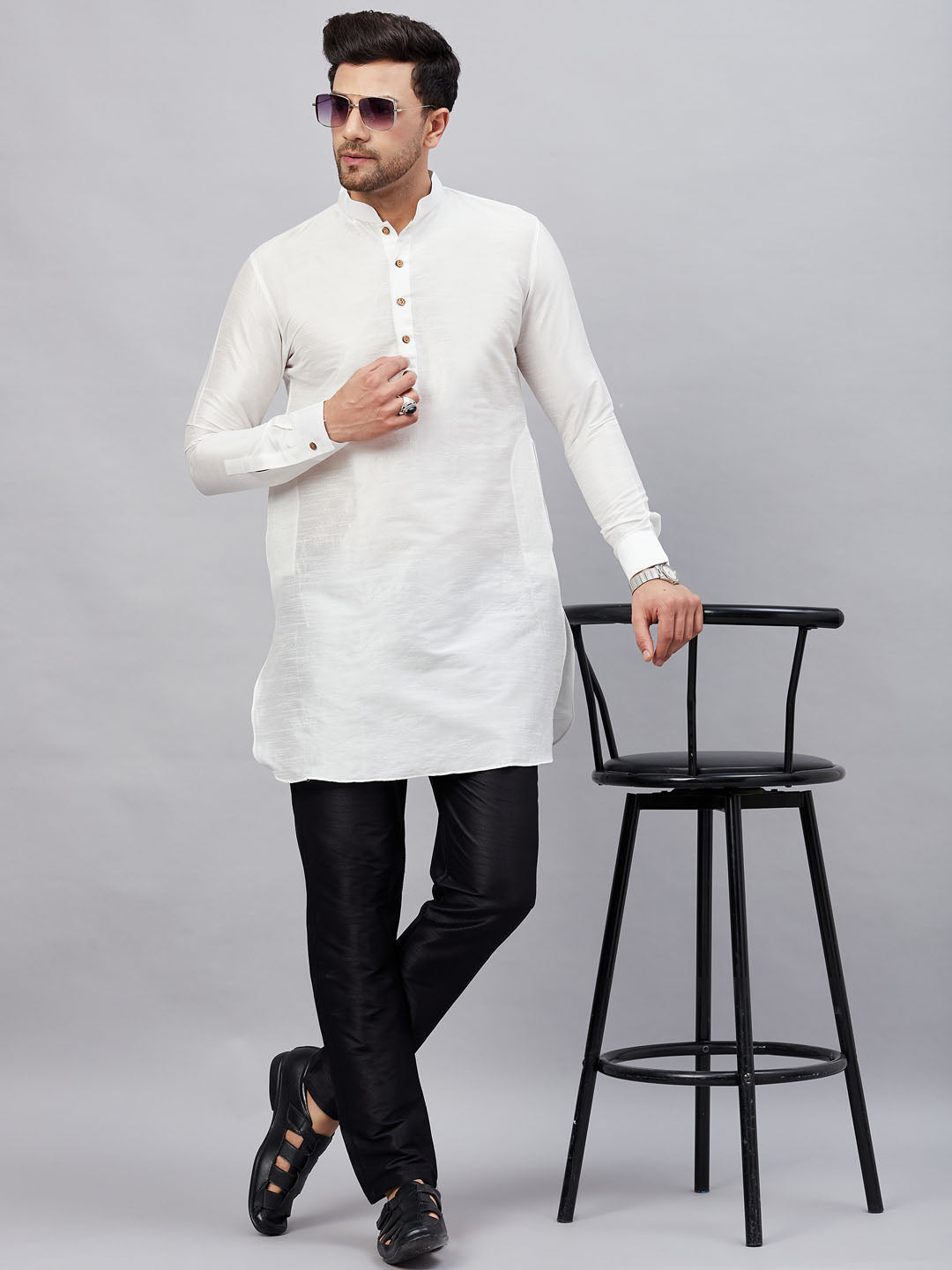 VM By VASTRAMAY Men's White Silk Blend Curved Kurta Pant Set