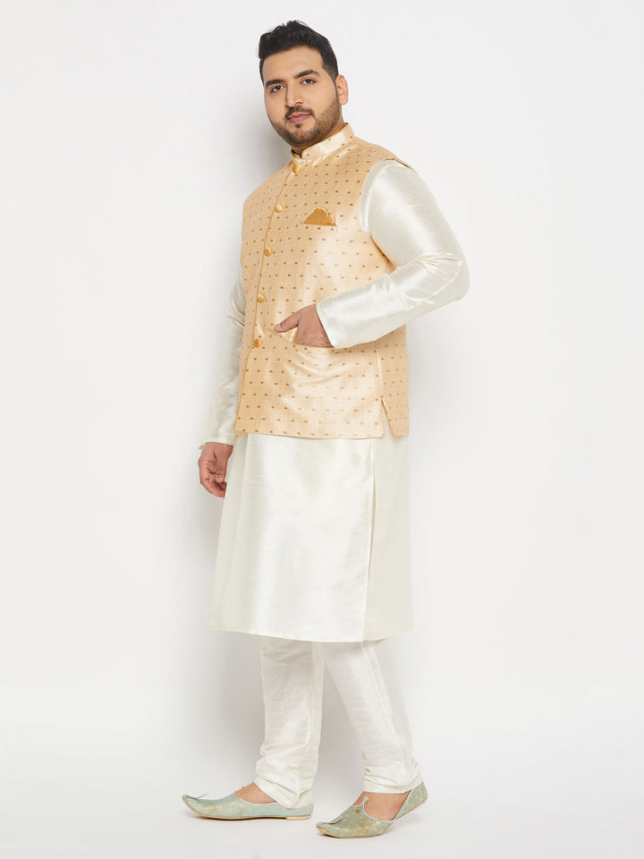 VASTRAMAY Plus Size Men's Gold Zari Weaved Kurta Pant set for festive occasions