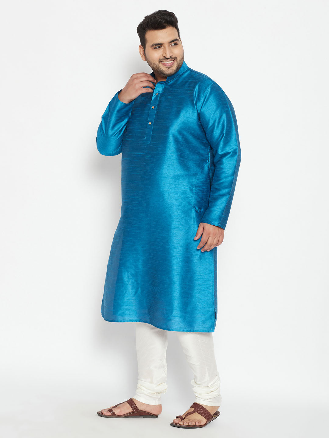 VASTRAMAY Men's Plus Size Turquoise Blue Silk Blend Kurta Pyjama Set on a mannequin, perfect for casual and formal occasions