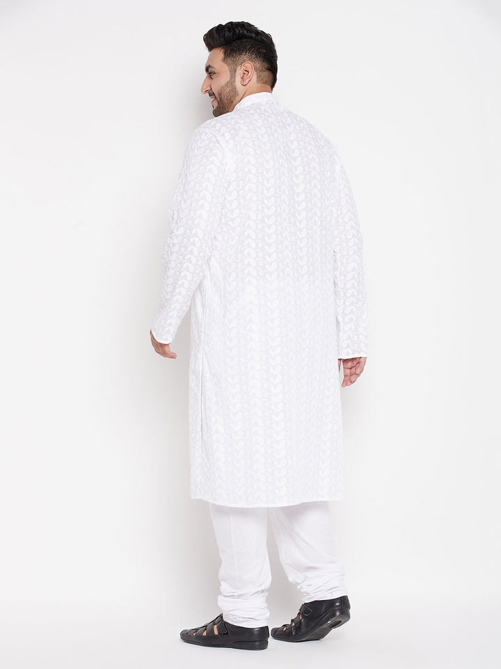 VASTRAMAY Men's Plus Size White Chikankari Embroidered Kurta And White Pyjama Set, traditional Indian ethnic wear for men with intricate white embroidery design