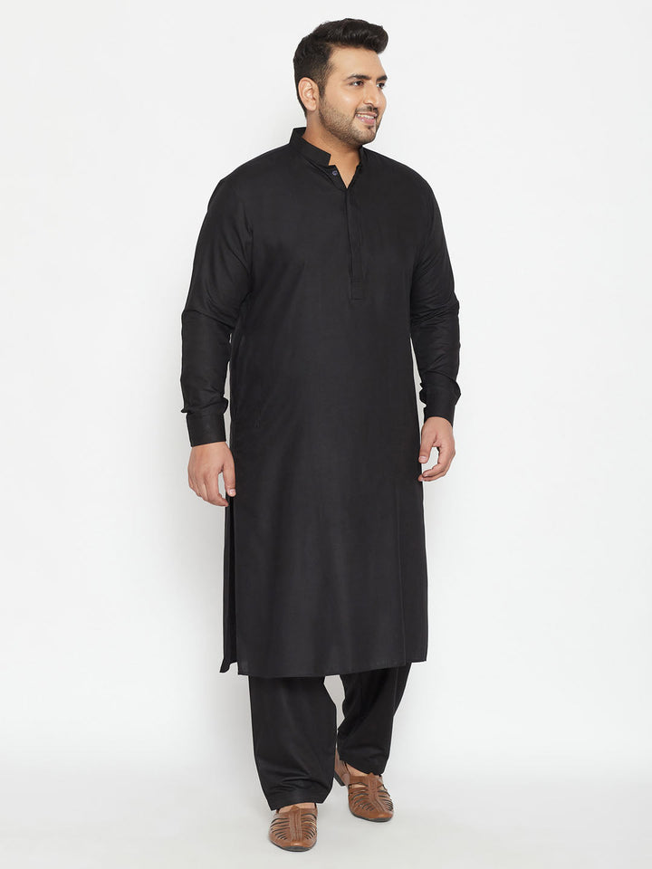 VASTRAMAY Men's Plus Size Black Cotton Blend Pathani Set