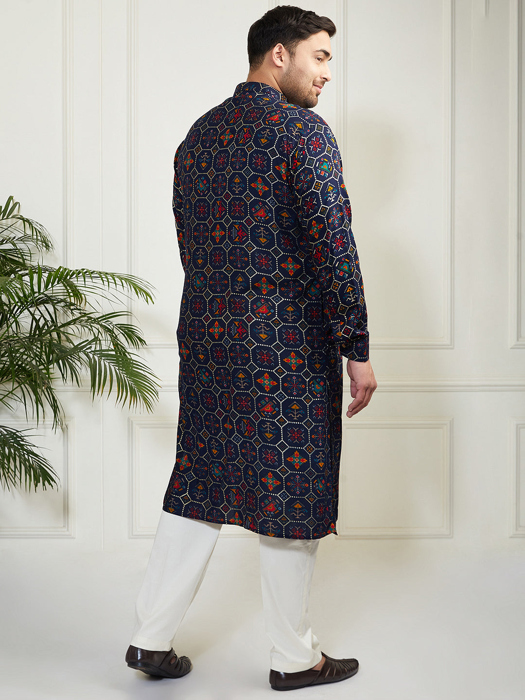 Plus Men's Blue And Cream Cotton Blend Kurta Pyjama Set