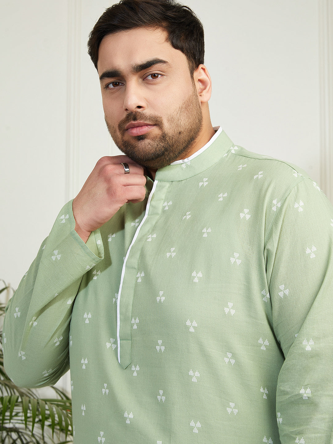 Plus Men's Green And White Cotton Kurta Pyjama Set