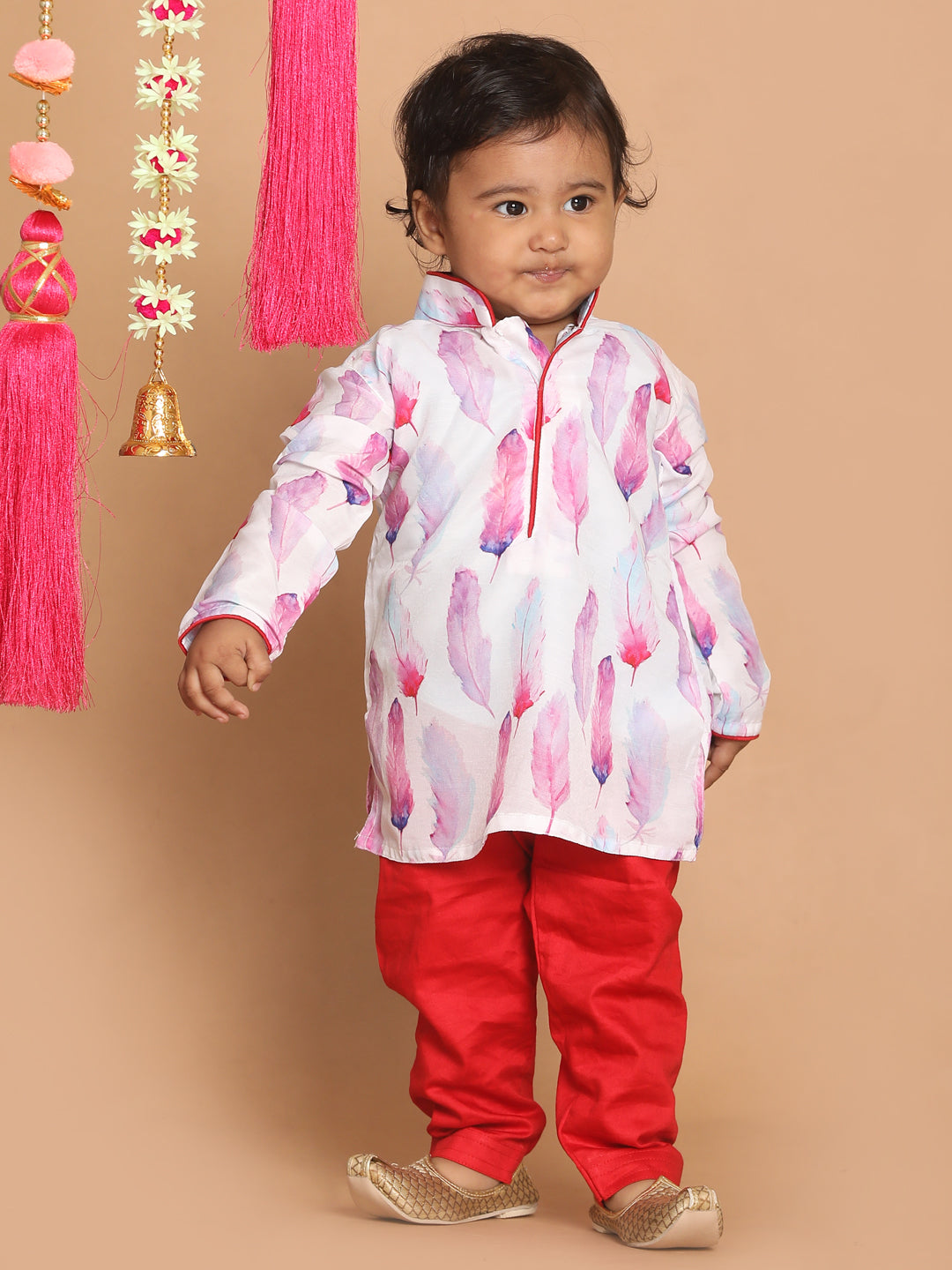 VASTRAMAY Boy's White Printed Kurta With Red Pyjama Set