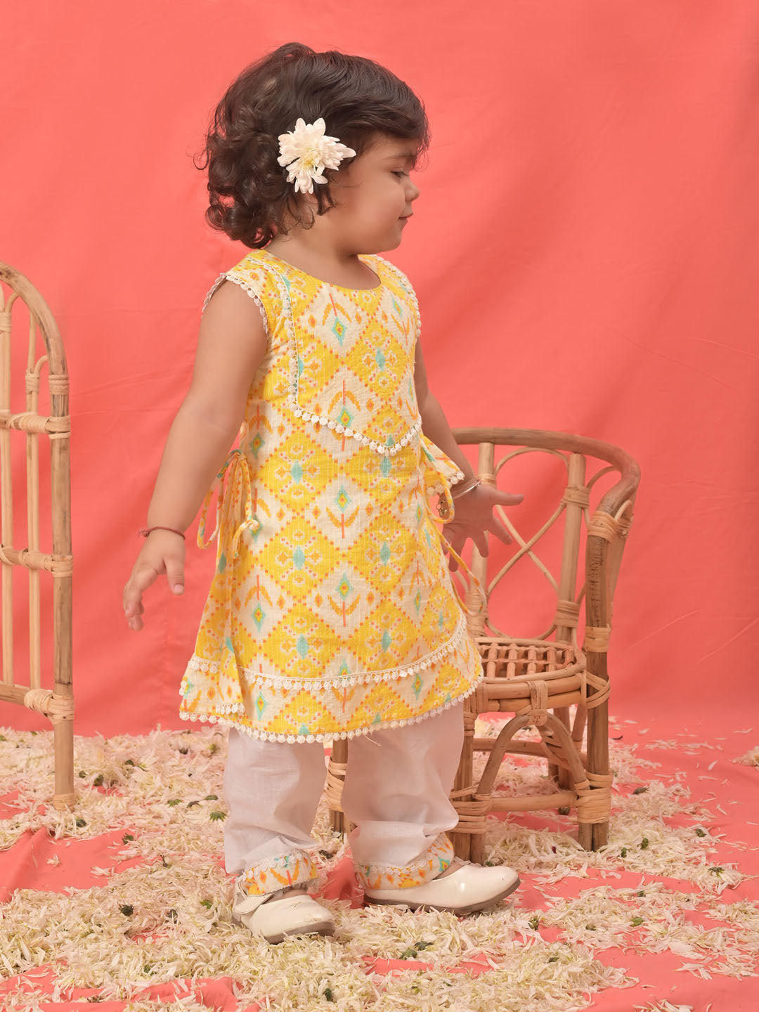 VASTRAMAY Girls Yellow Ikaat print A-Line Kurta Pyjama Set