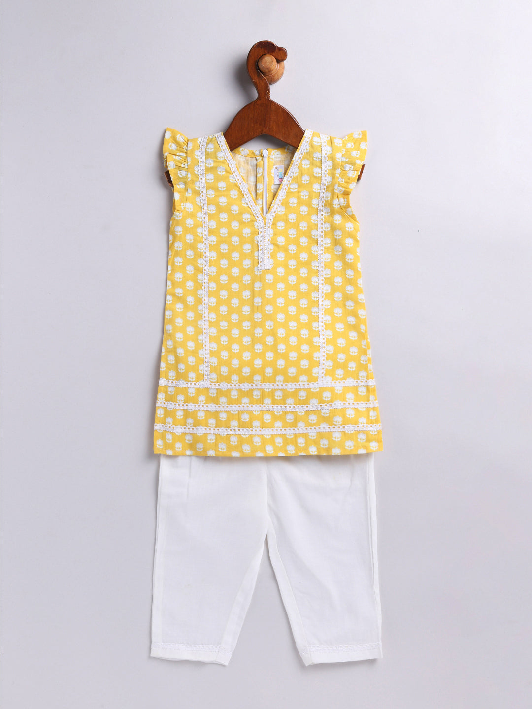 VASTRAMAY Girls' Yellow Kurta Set