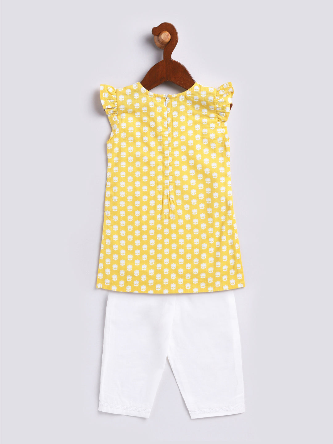 VASTRAMAY Girls' Yellow Kurta Set