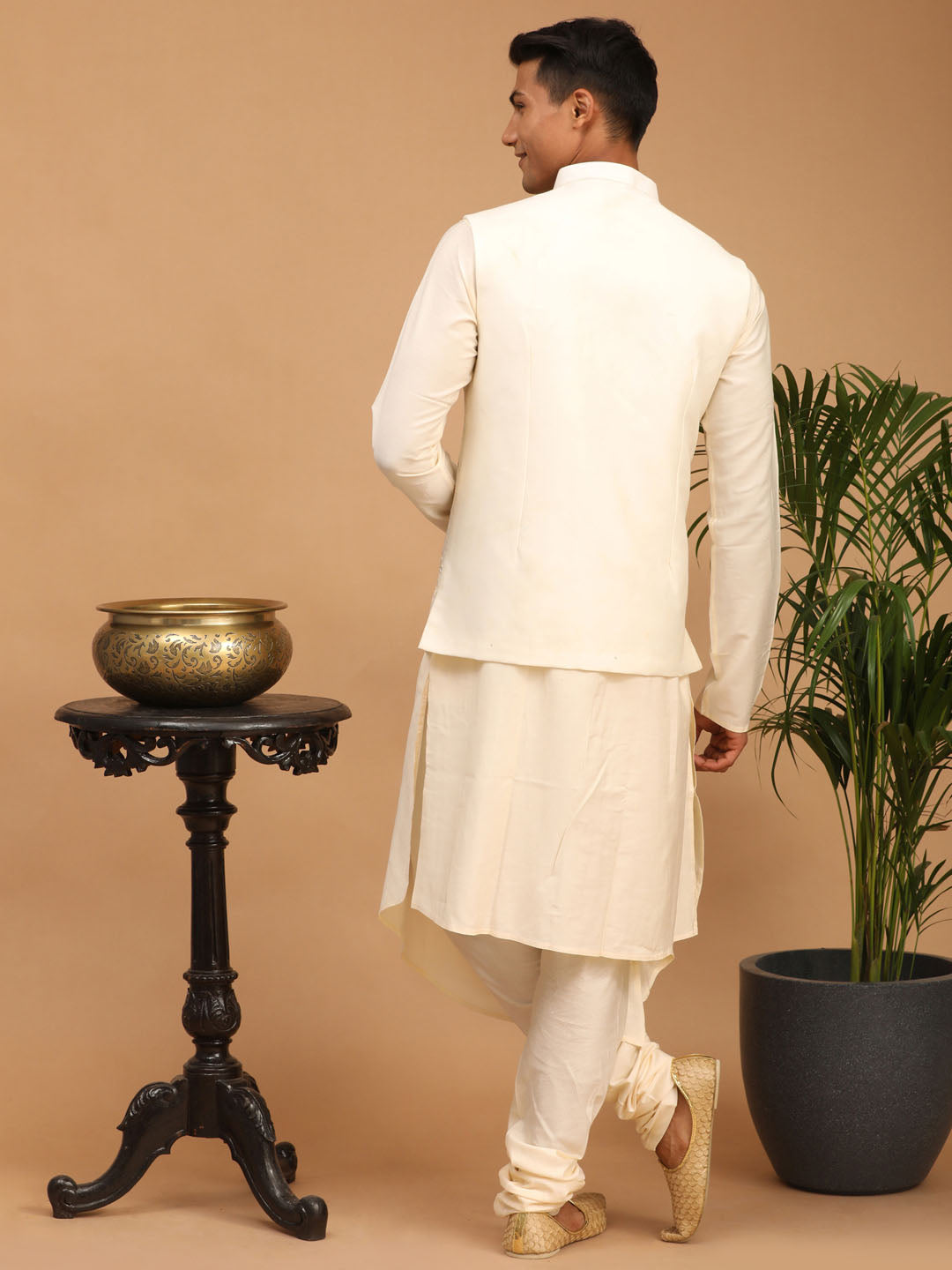 Vastramay Men's Cream Mirror Jacket With Pleated Kurta Pyjama Set