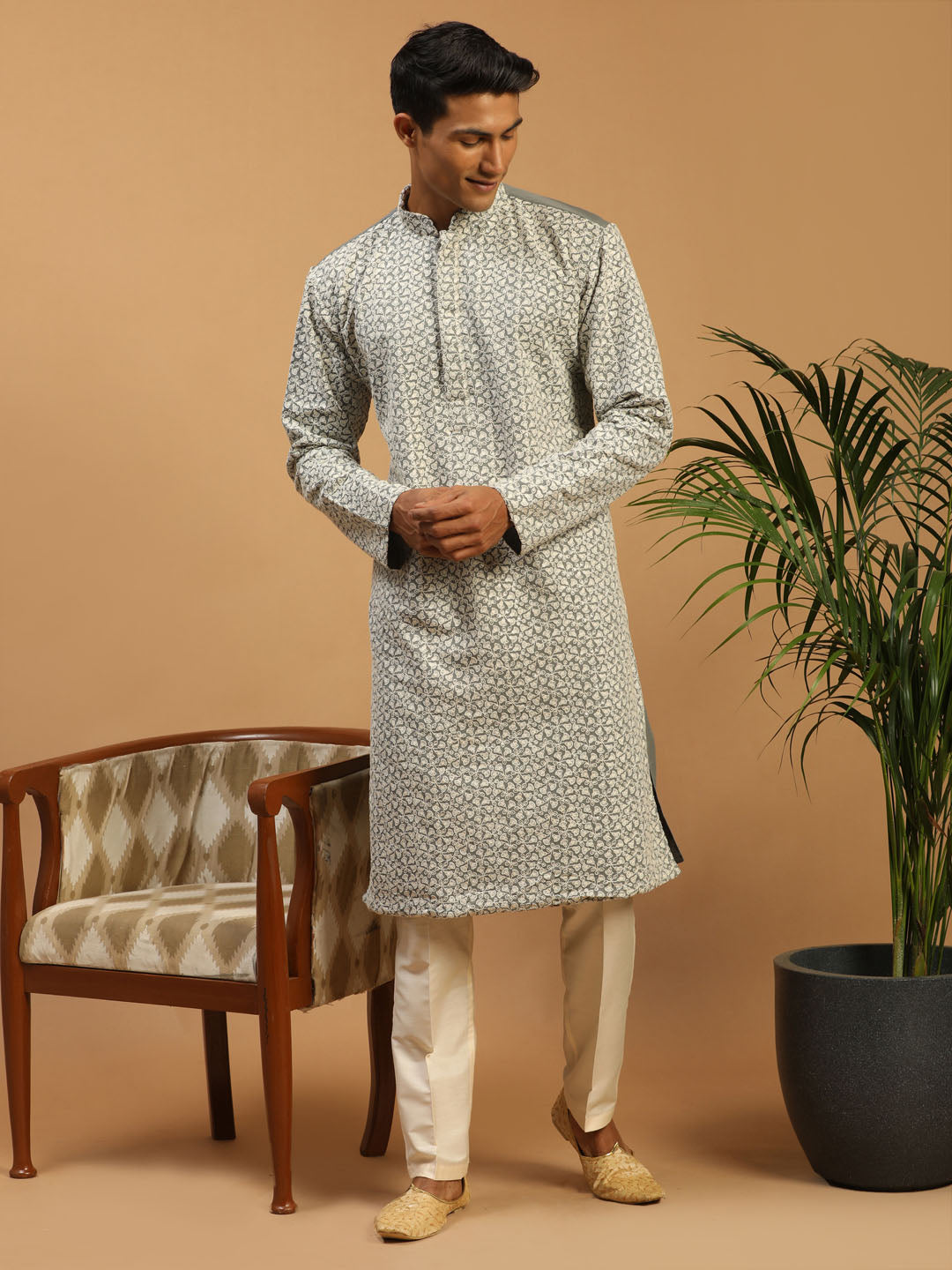 Vastramay Men's Grey Ethnic Chikankari Kurta Pant Set