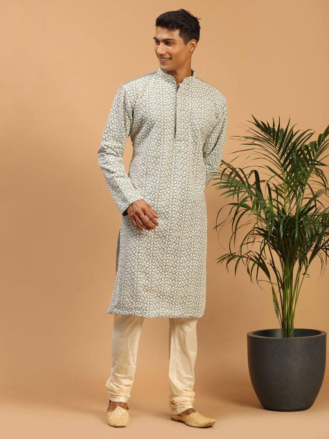 Vastramay Men's Grey Ethnic Chikankari Kurta Pyjama Set