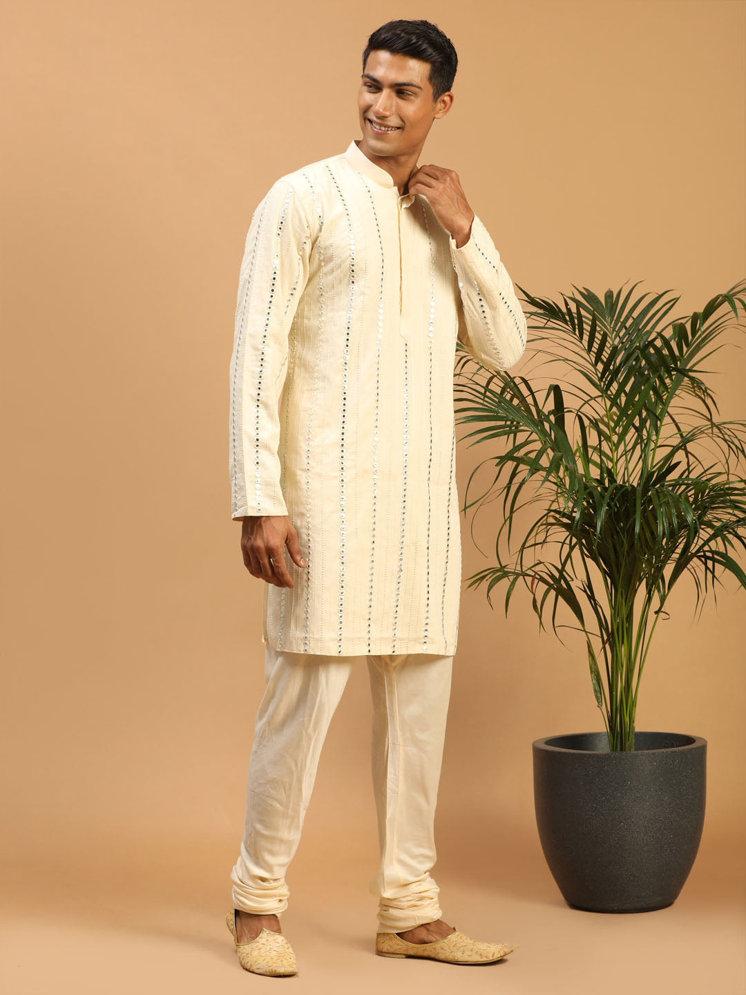 Vastramay Men's Cream Vertical Mirror Kurta Pyjama Set