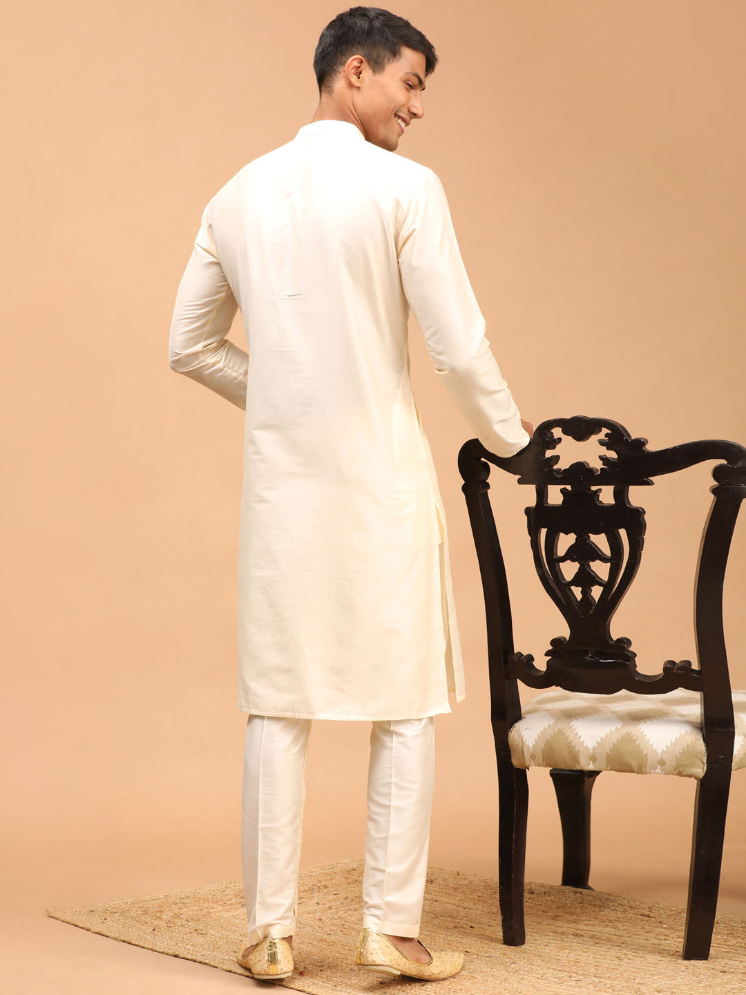 Vastramay Men's Cream Viscose Kurta With Pant Set