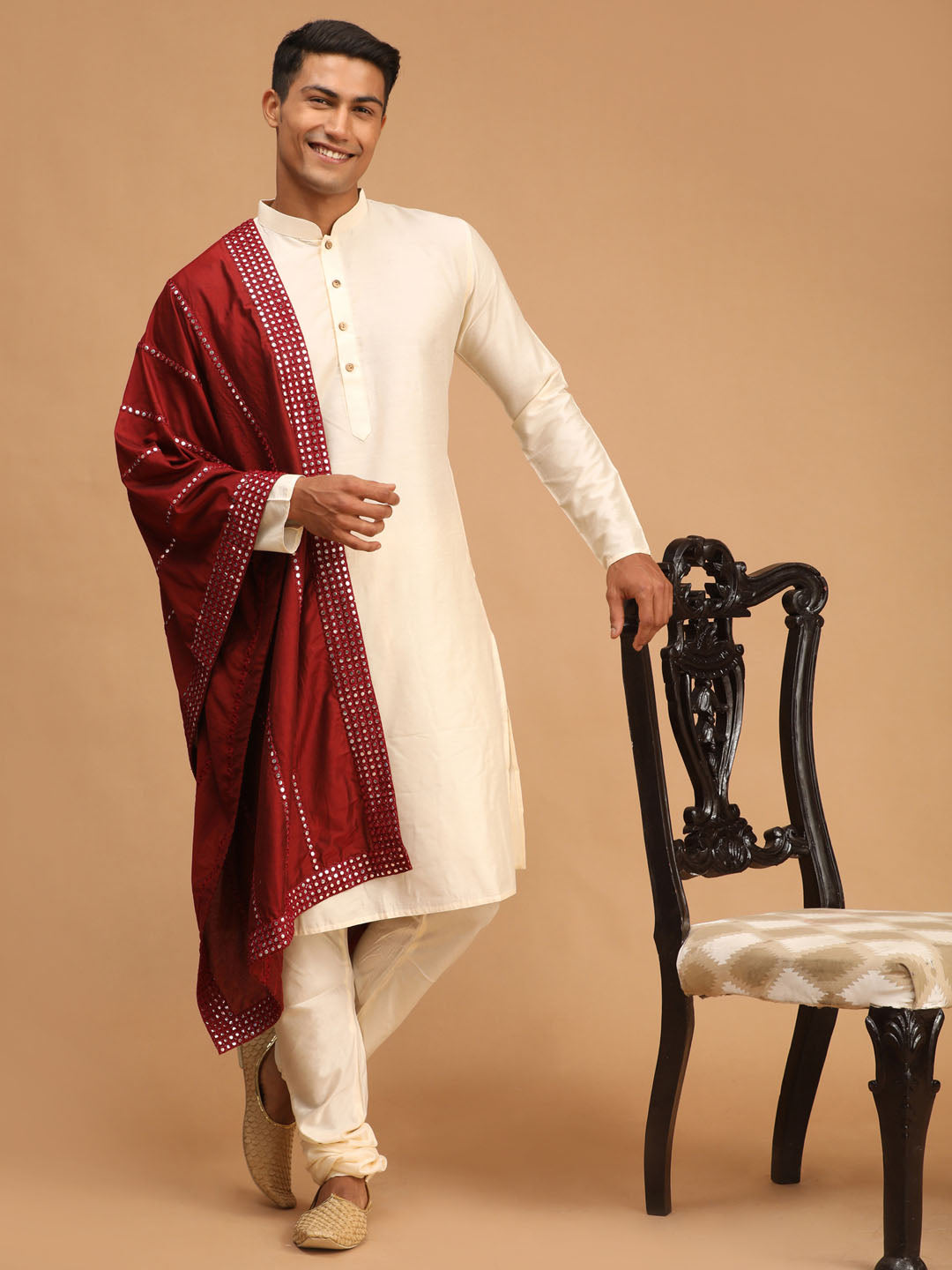 Vastramay Men's Cream Viscose Kurta Pyjama And Dupatta Set