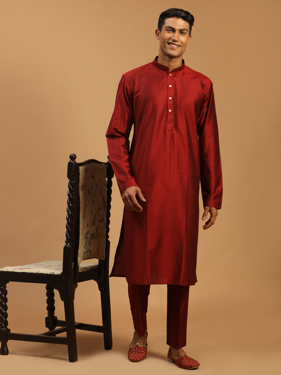 Vastramay Men's Maroon Viscose Kurta With Pant Set