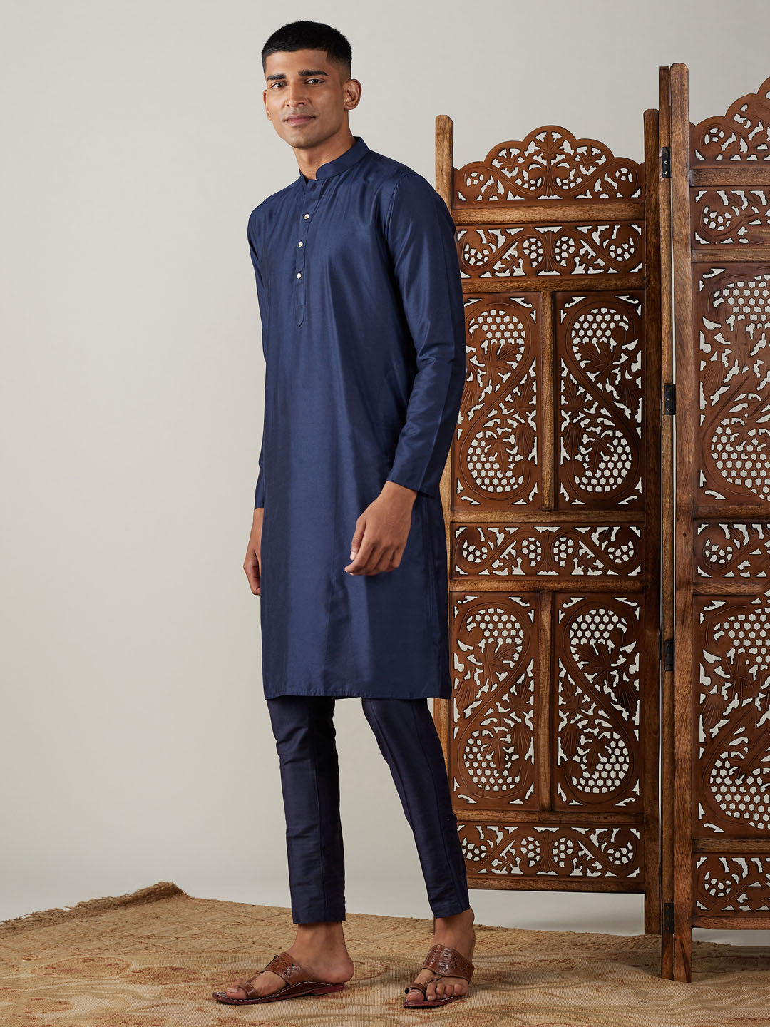 Vastramay Men's Navy Blue Viscose Kurta With Pant Set