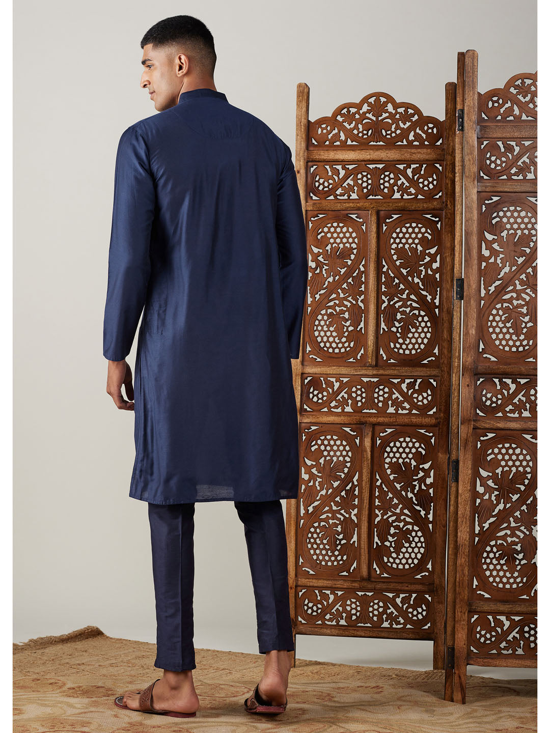 Vastramay Men's Navy Blue Viscose Kurta With Pant Set